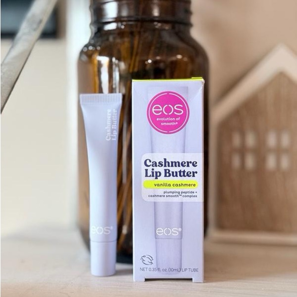 eos White Lip Balm Cashmere Collection